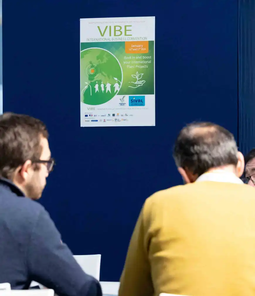 A business meeting at SIVAL 2024 during VIBE - © Régine Lemarchand - SIVAL 2024
