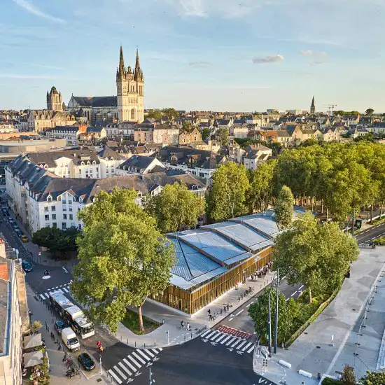 Vue aérienne d'Angers en été